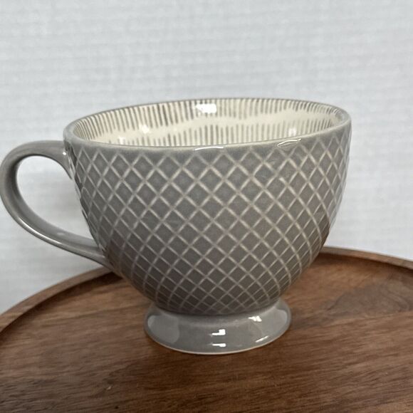2 Signature Housewares Footed Stoneware 14 oz Mugs Diamonds Dots Lines & Zigzags - Picture 2 of 16